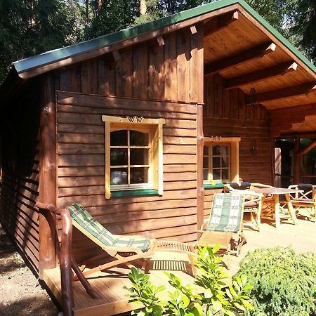 Holzhaus Waldwichtel Am Wald Und See นอยรุพพิน ภายนอก รูปภาพ
