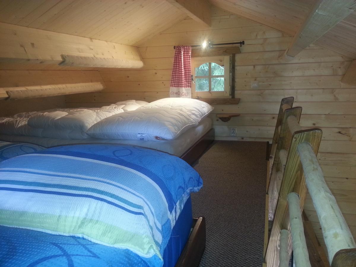Holzhaus Waldwichtel Am Wald Und See นอยรุพพิน ภายนอก รูปภาพ
